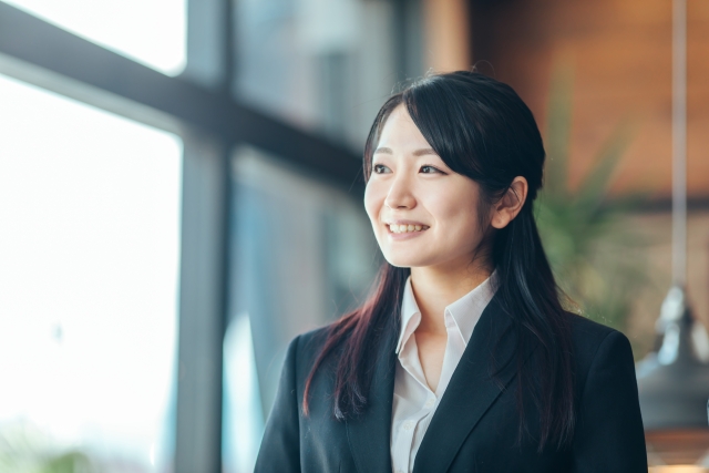 女性の新入社員